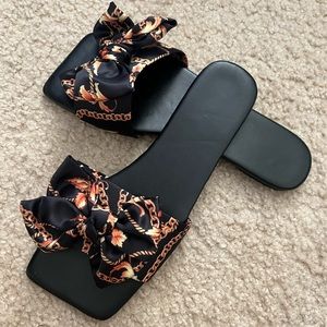 BRAND NEW: Women Sandals !